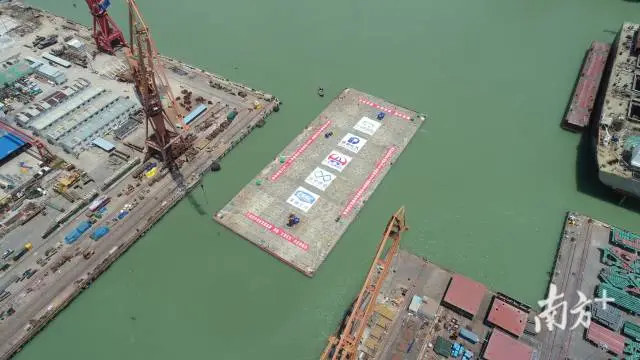 世界紀(jì)錄！深中通道刷新了世界上超寬管節(jié)在受限水域的出塢紀(jì)錄