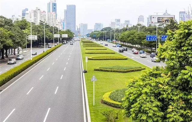 【道路建?！康缆肪G化帶設計