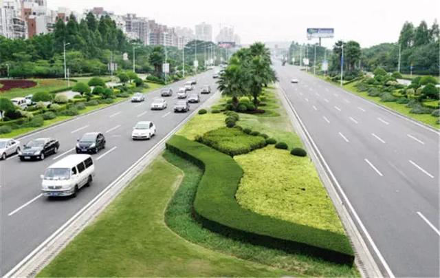 【道路建?！康缆肪G化帶設計