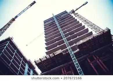 機(jī)器人、無(wú)人機(jī)現(xiàn)身“智慧工地” 我國(guó)建筑業(yè)加快數(shù)字化轉(zhuǎn)型